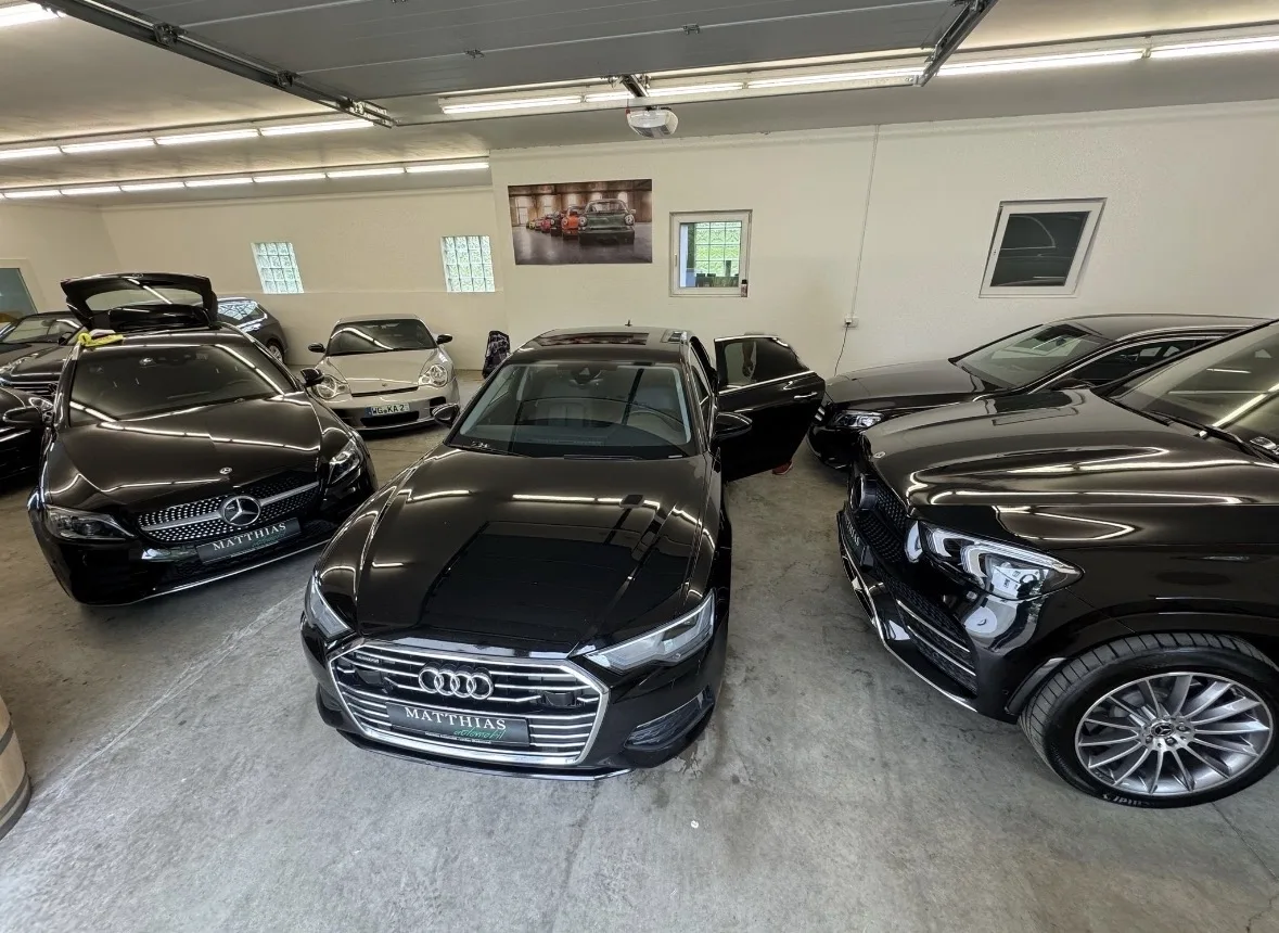 Fahrzeuge in der Halle von Matthias Automobil